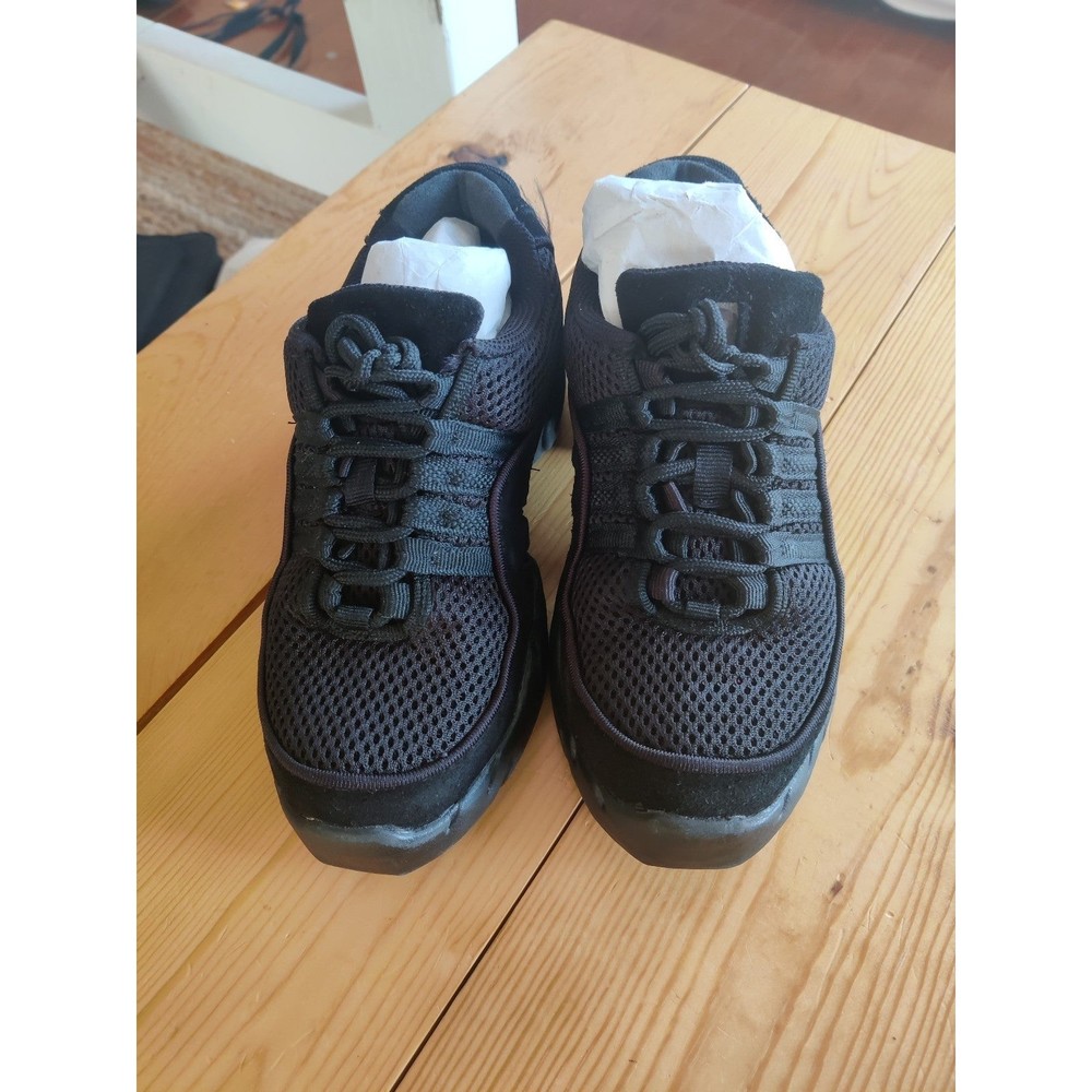 Women's size Size 6 Black Canvas Bloch Shoes